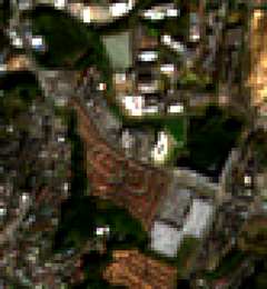 町田市小山ヶ丘六丁目、開発後のSentinel-2トゥルーカラー衛星画像。マンション建設が完了している